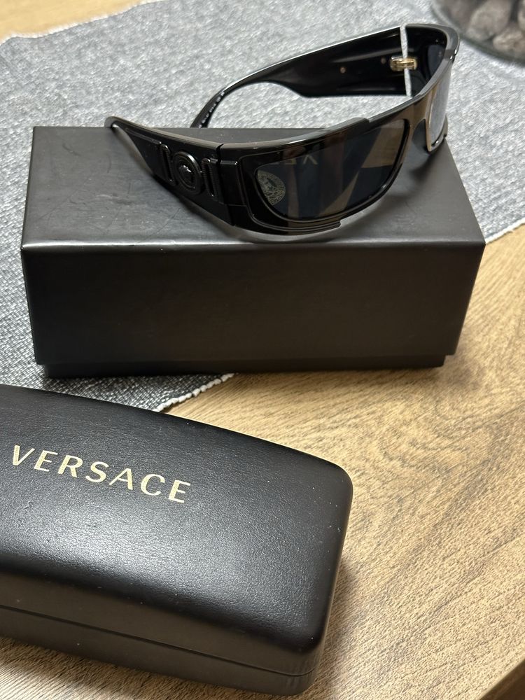Слънчеви очила Versace