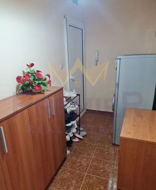 Дава се под наем Тристаен апартамент в Варна, Базар Левски - 70 кв.м за 408 € - Снимка #8