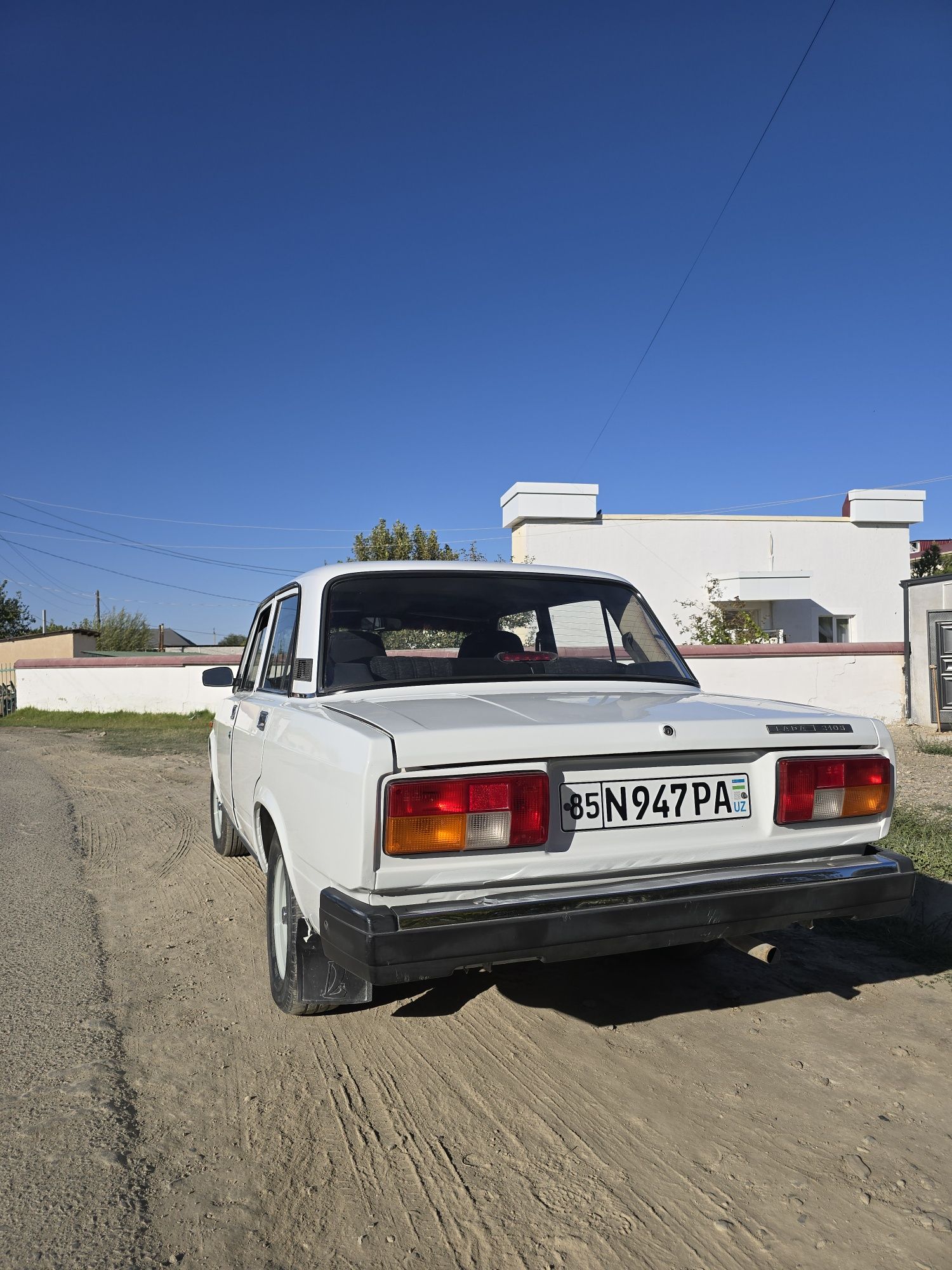 Vaz-21053 sotiladi
