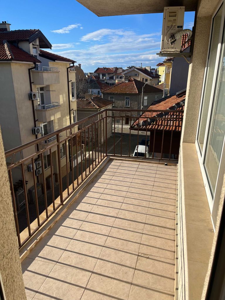 Продава се Къща в Поморие - 600 кв.м за 967 €/кв.м - Снимка #9