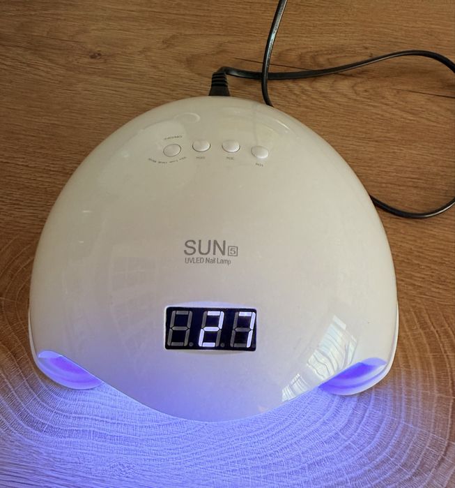 Продавам UV/ Led лампа за гел лак