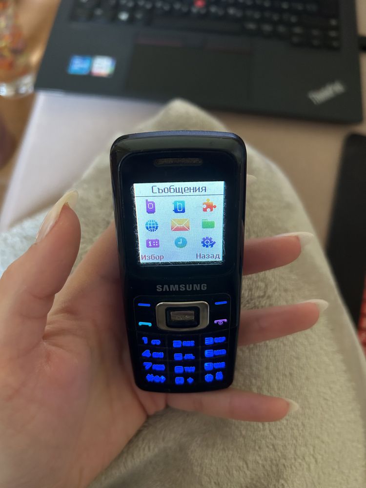 Мобилен телефон Samsung с копчета