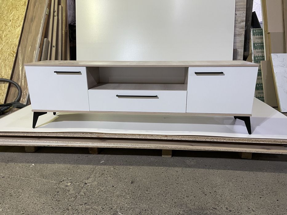 Продам Тумбу под ТВ - новая