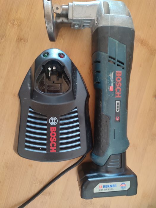 Foarfeca de tabla Bosch 12 v 6ah