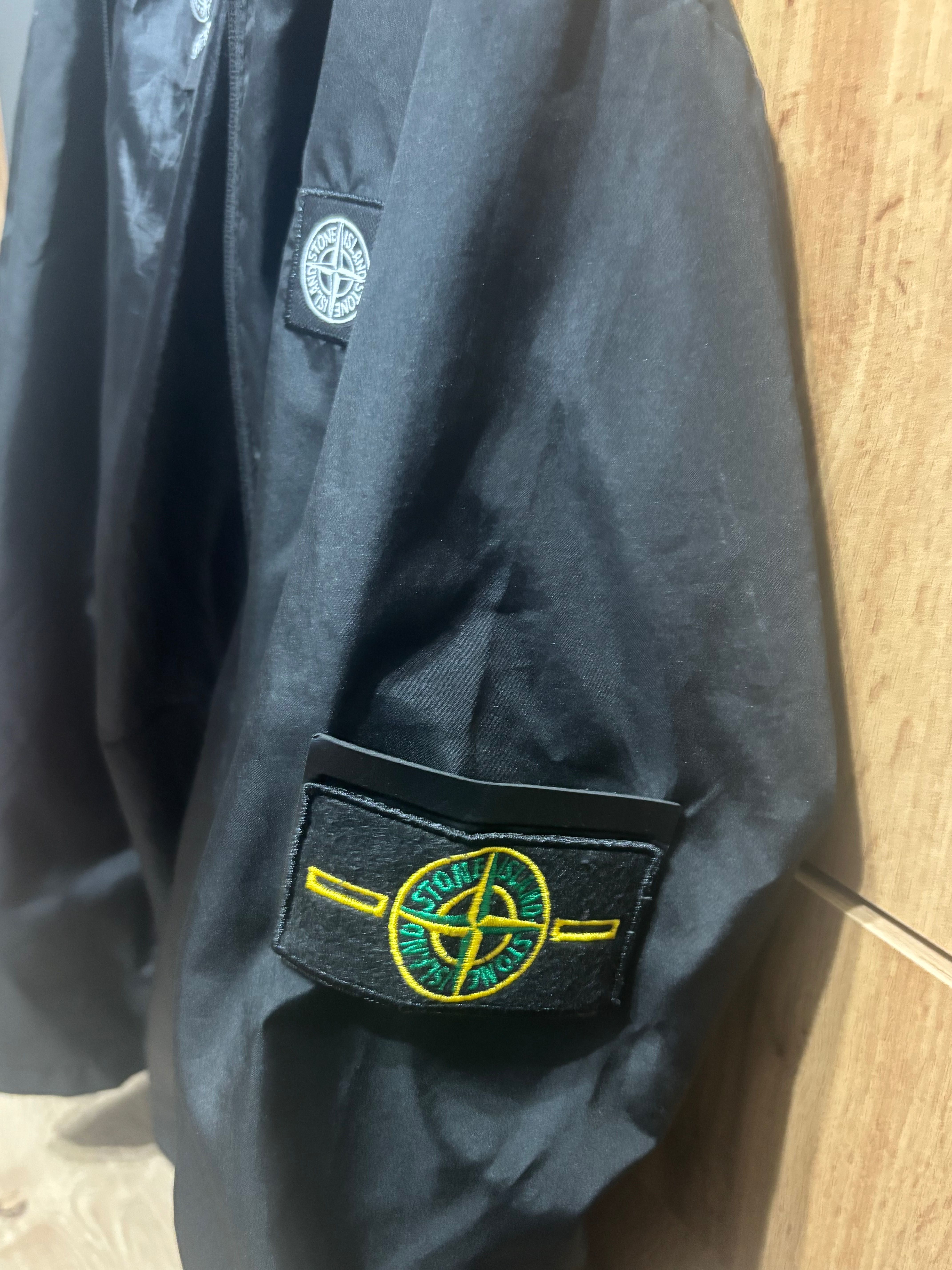Ветровка на Stone Island