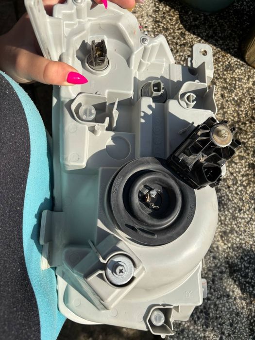 Десен фар за Сузуки Гранд Витара ,къса база 2008