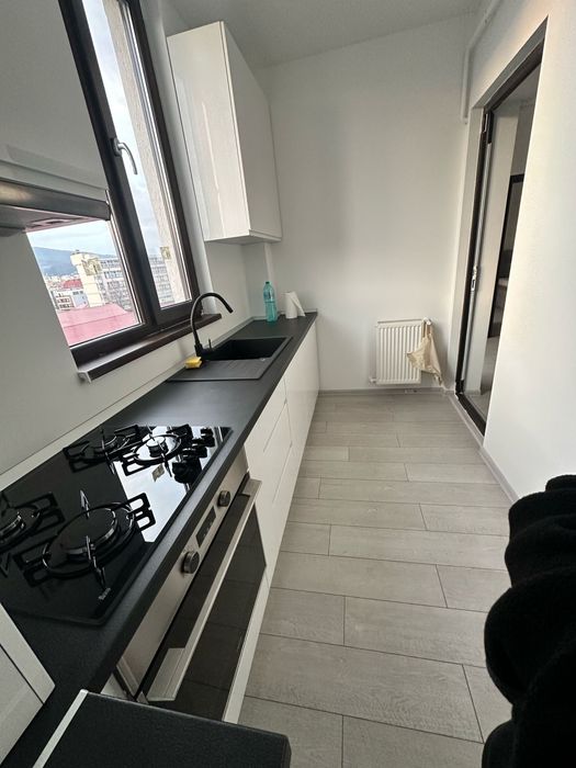 Inchiriez apartament 3 camere zona Kaufland Vâlcea