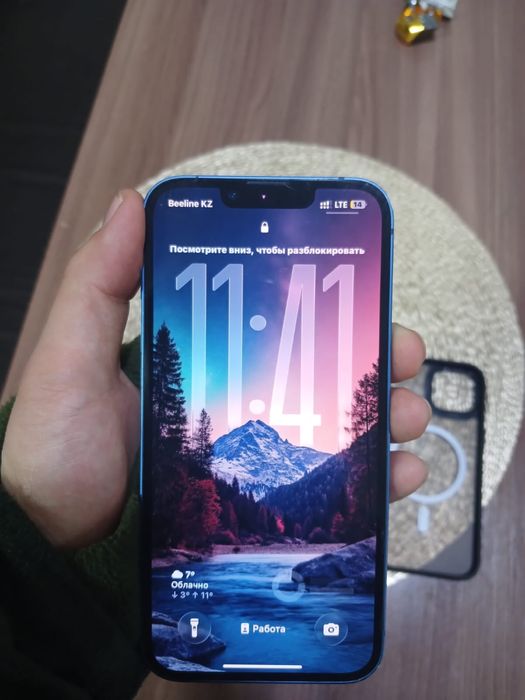 Продам iphone 13  128гб в хорошем состояний