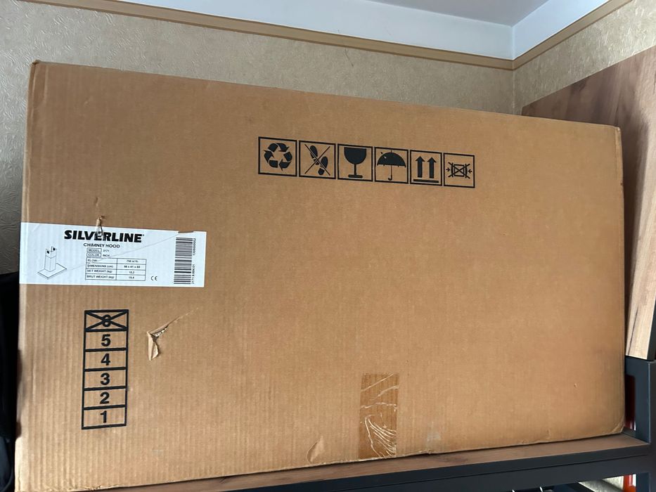 Кухонная вытяжка Silverline, 90 см. Новая.
