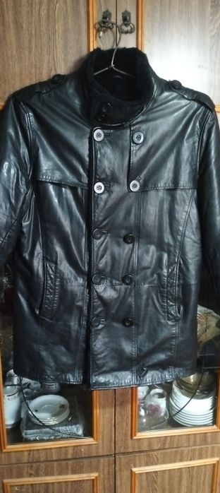 Продам дубленку из натуральной кожи  с натуральным  мехом