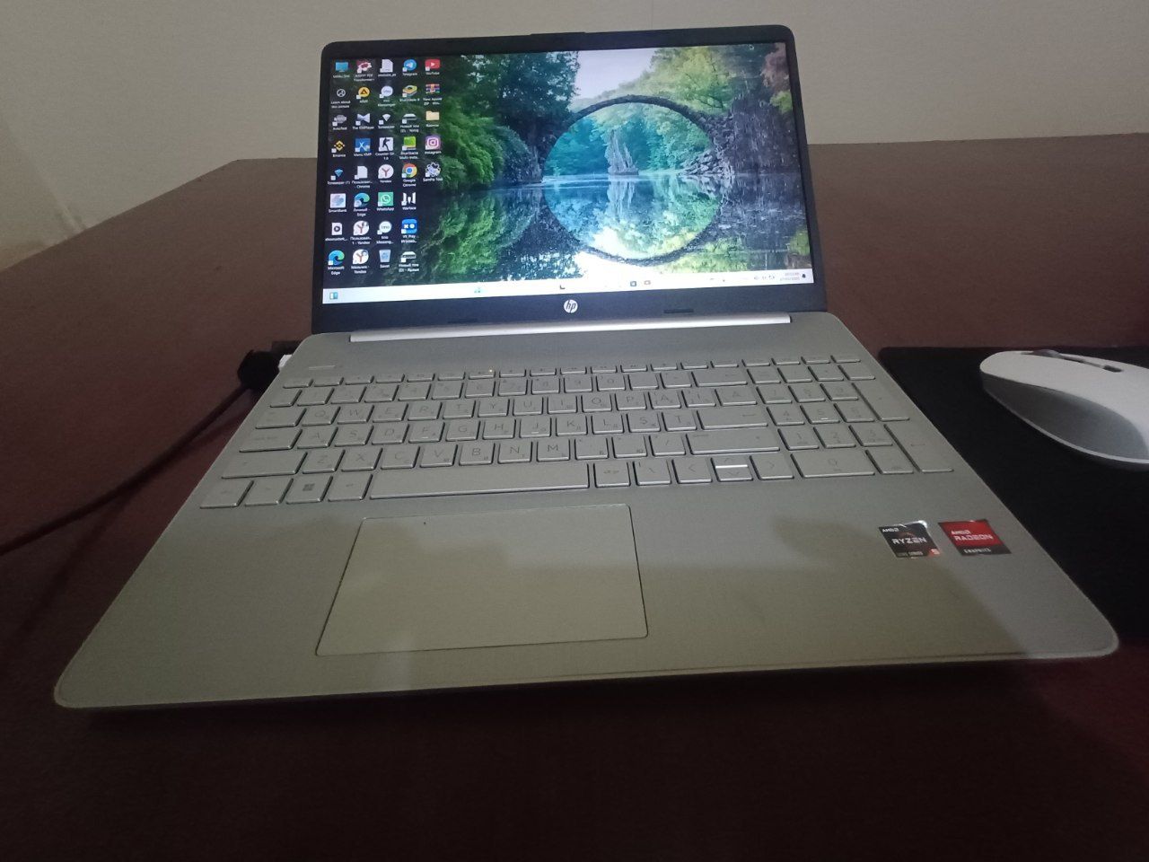 HP 15s-eq2023nq noutbuki, 15,6 dyuymli FHD IPS, AMD