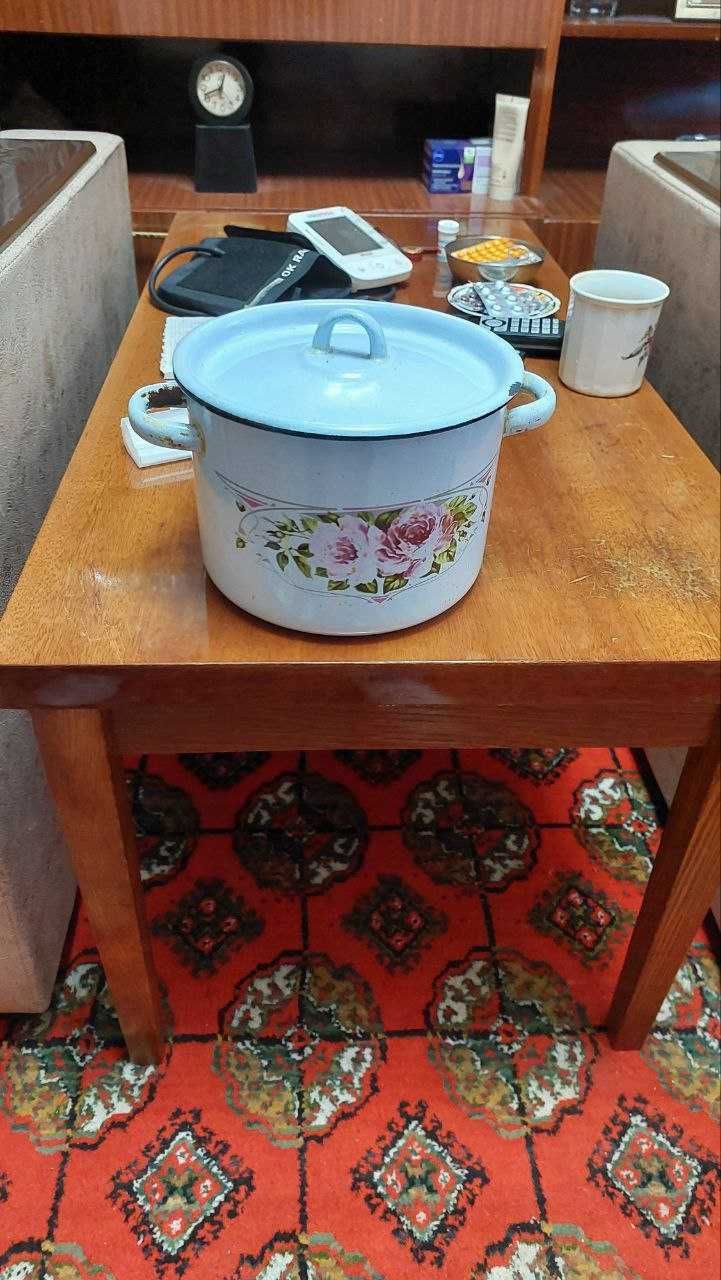 Кастрюля эмалированная