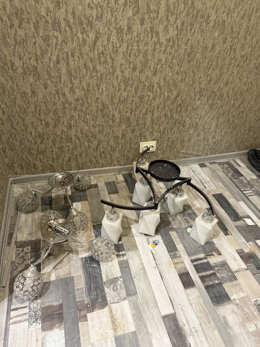 Продам 3 люстры