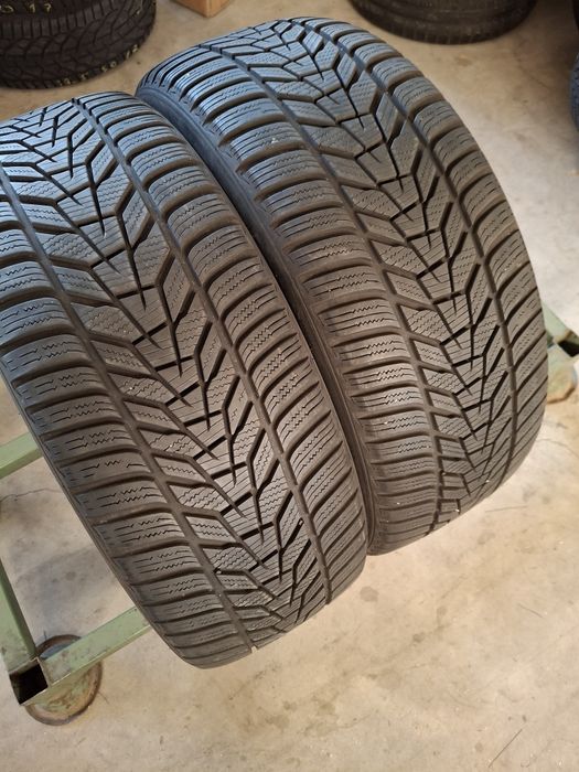 2 Anvelope de iarnă  225 40 r20 Hankook
