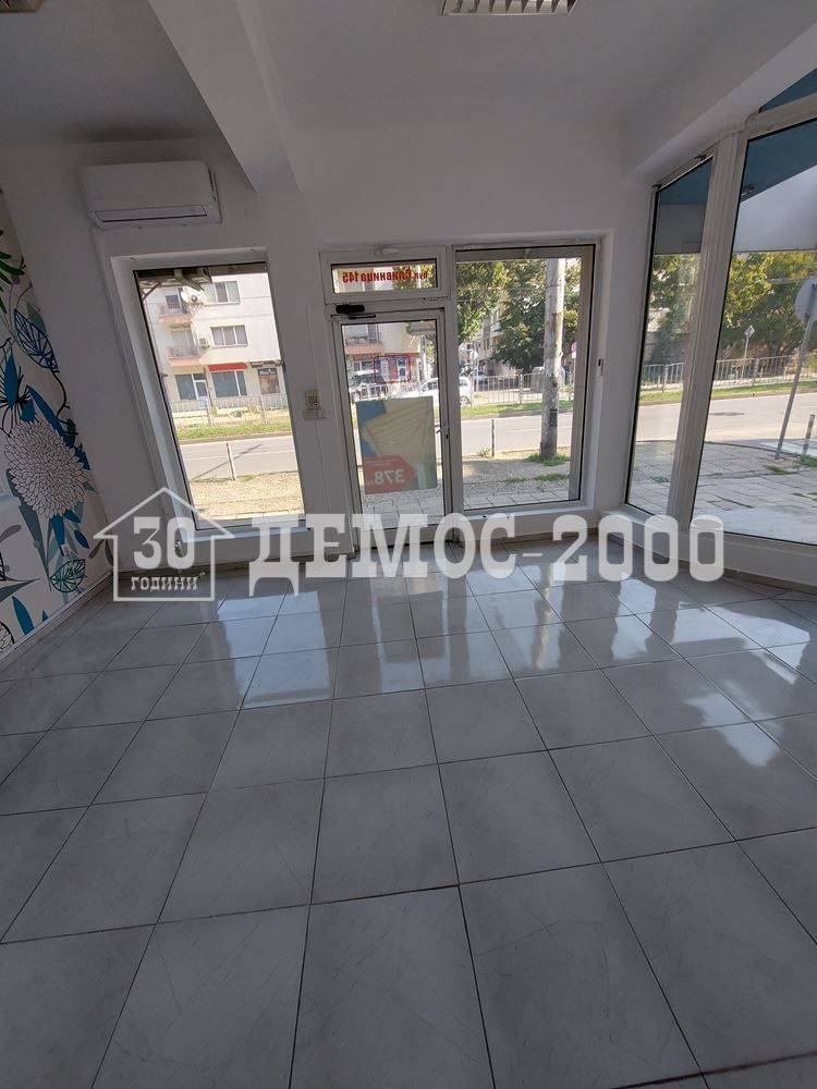 Дава се под наем Магазин в Варна, Лятно кино Тракия - 85 кв.м за 612 € - Снимка #1