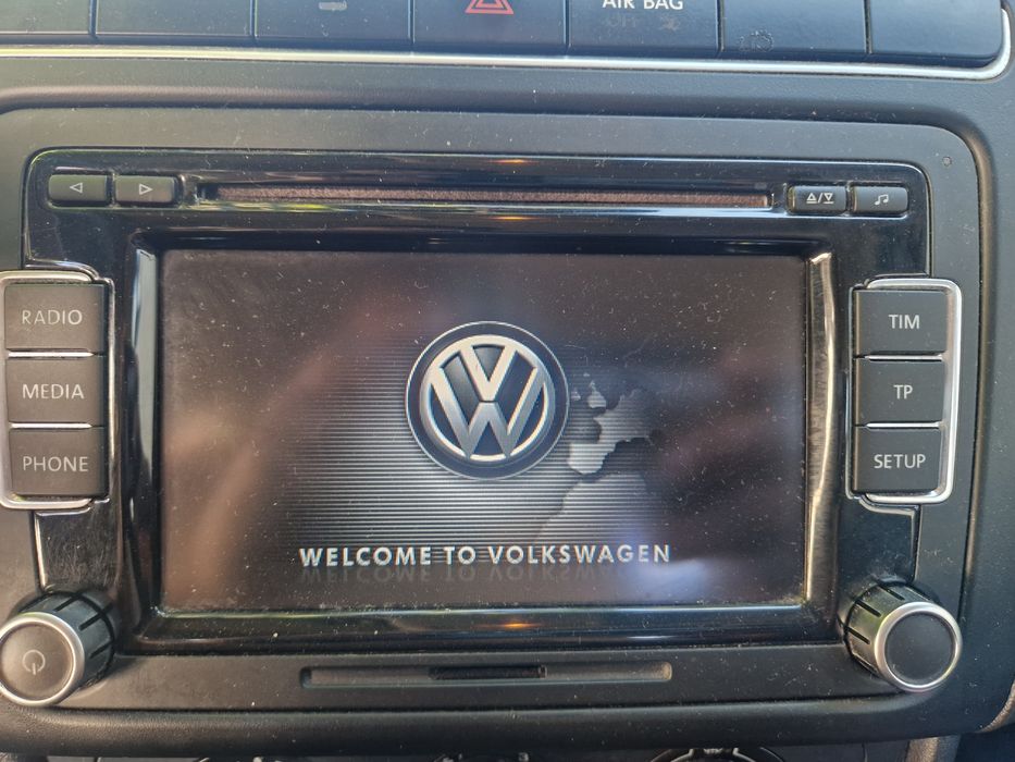 Radio CD cu magazie cd uri dedicate vw golf ,polo