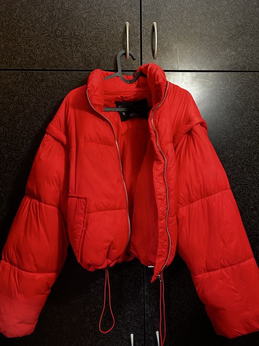 Червено яке stradivaruis