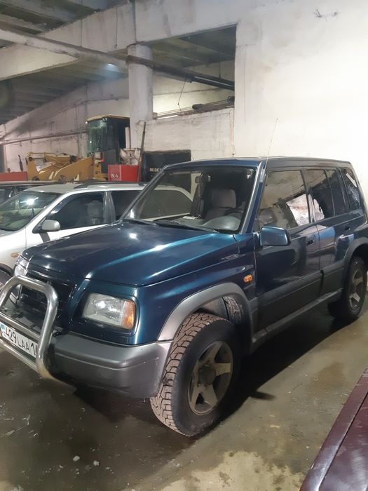 Продам машину Suzuki Vitara 1996 года выпуска , объём двигателя 2 литр