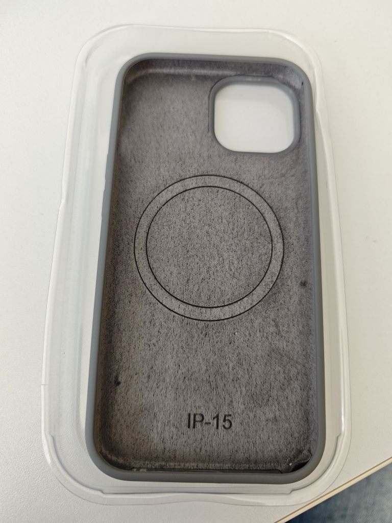 Силиконов кейс за Iphone 15