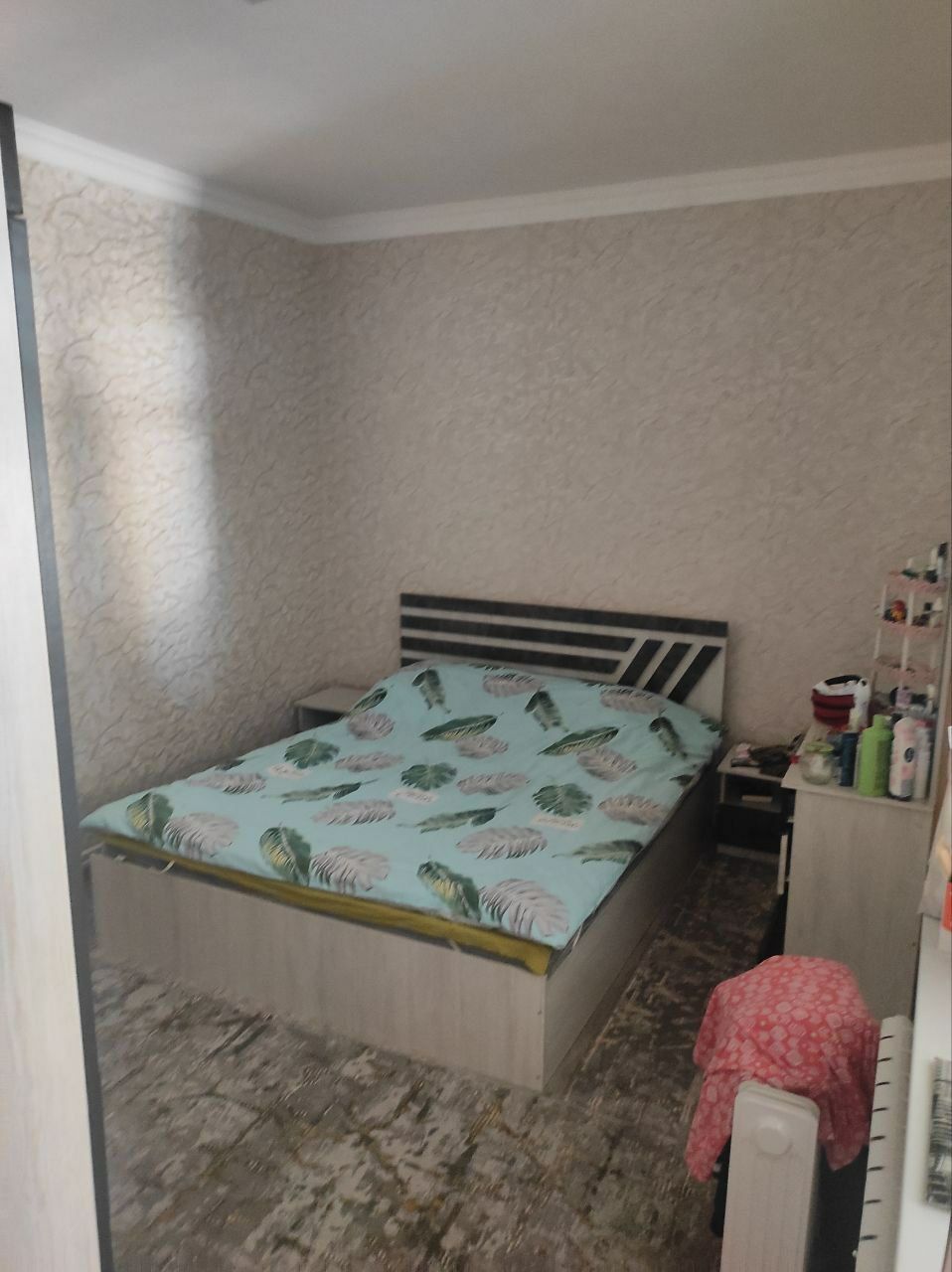 Xonadon sotiladi Toshkent Viloyati Zangiota tumani.
