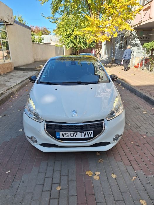 Peugeot 208.  1.4 tdi