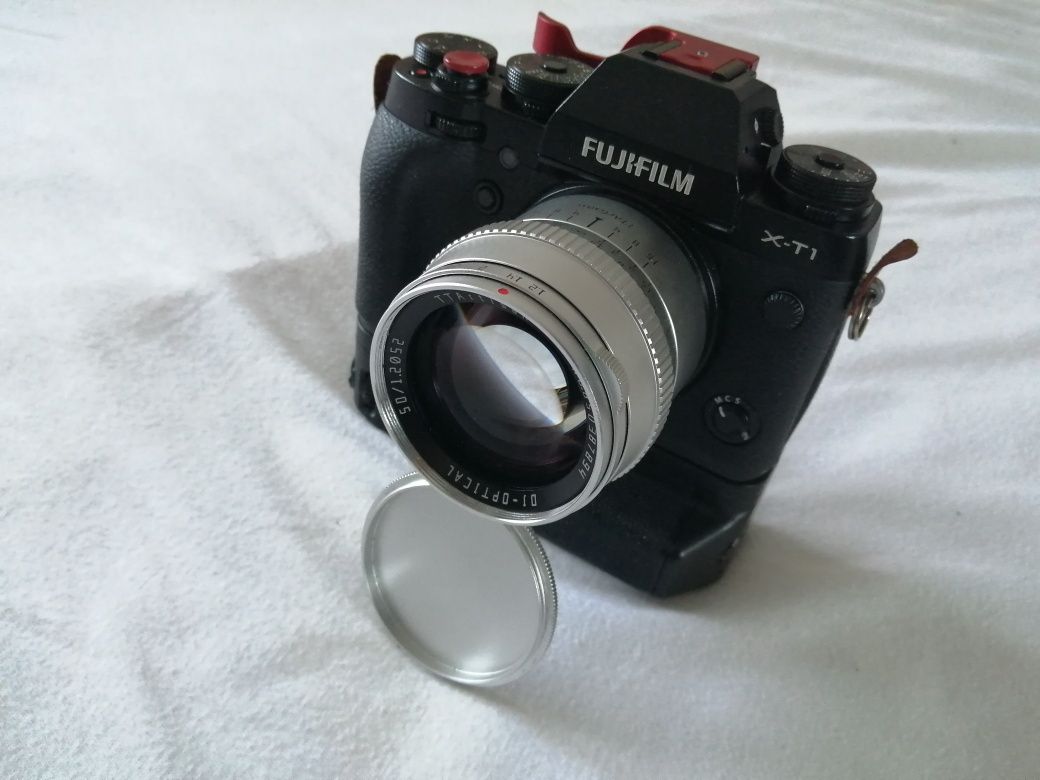 Camera foto/video mirrorless Fujifilm XT-1  în condiție excelenta