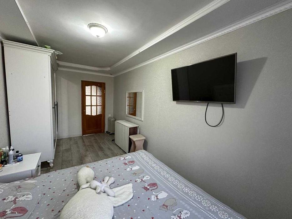 Продаю 2-комнатную-студию в 23 микрорайоне!