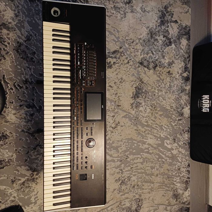 Vând orga  Korg Pa4x Internațional 76 clape