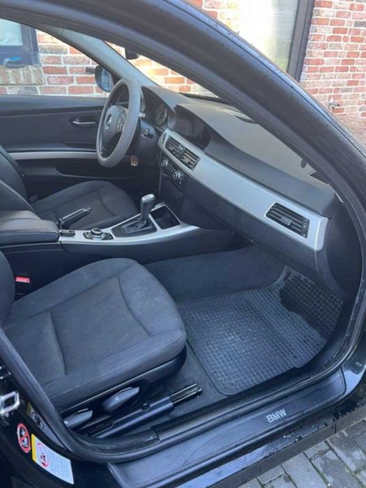 Продавам BMW 320 D