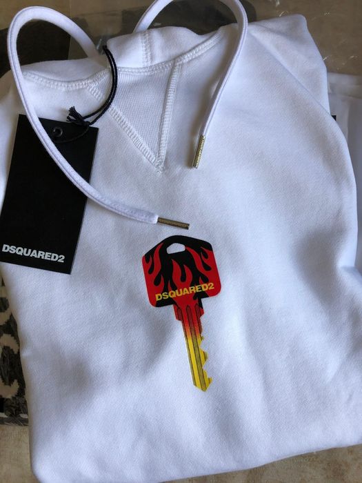 Разпродажба на стилни мъжки суитшърти, последни бройки