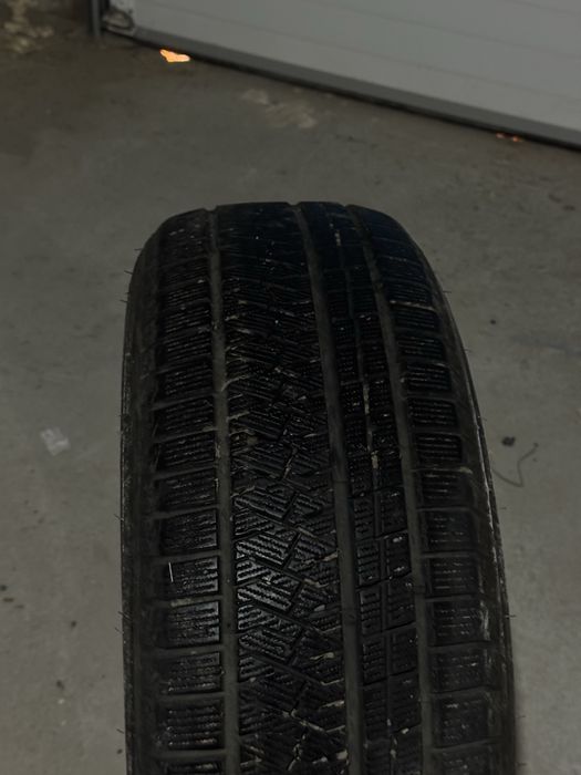 Зимние шины 235/60R18