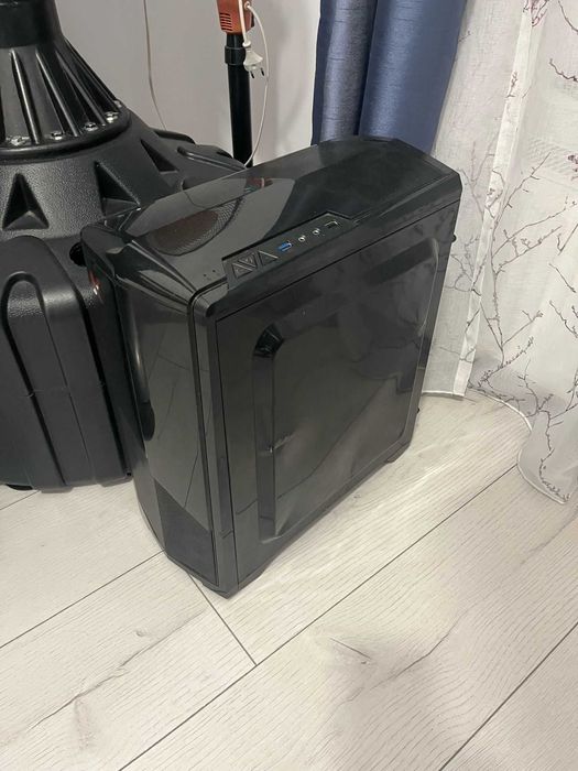 Vând PC gaming (placă video GTX, Intel i7, RAM 16GB) pt jocuri scoala