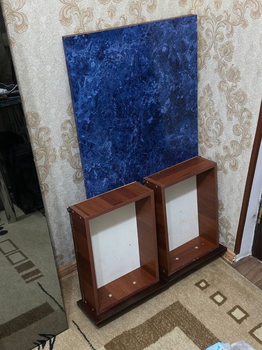 Продам стол, кровать (самовывоз)