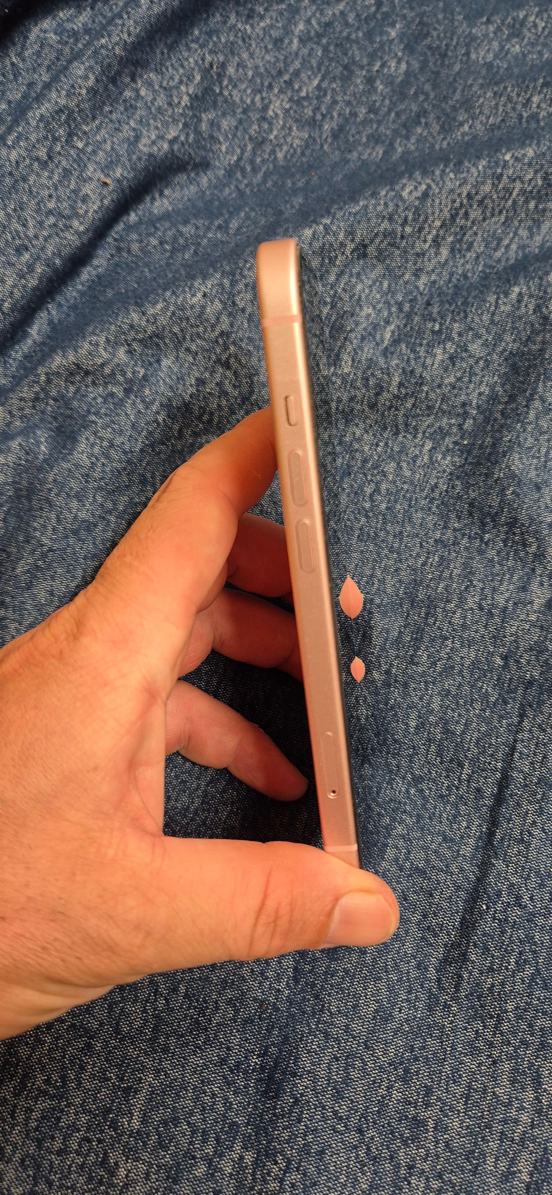 iPhone 15 като нов