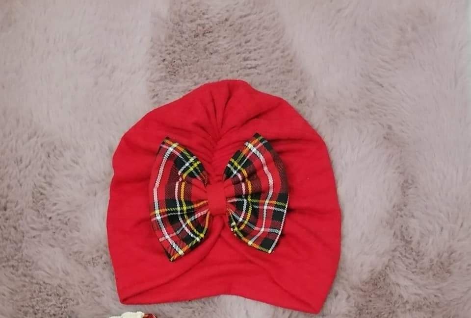 Turbane fetite si adulti