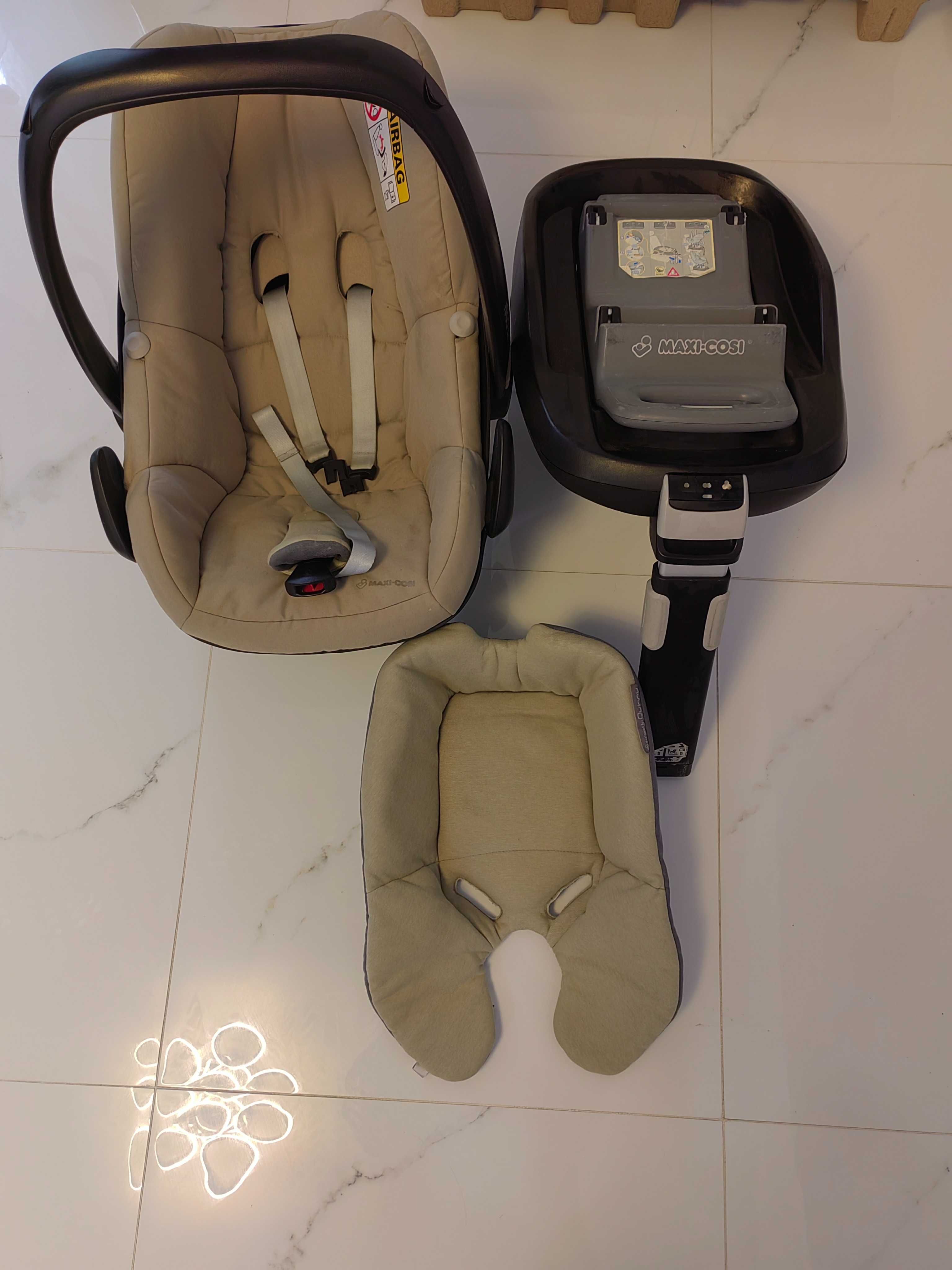 Scoica Maxi-Cosi cu reductor si baza isofix