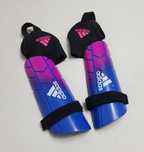 Aparatori ADIDAS ptr fotbal, protecții tibii si glezne, mărimea M/L