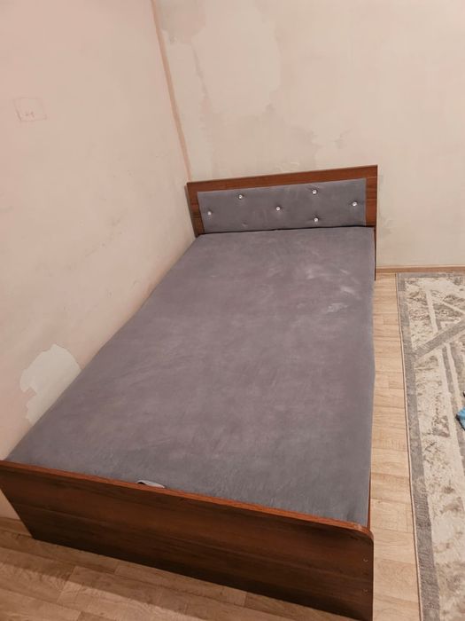 Продам кровать полуторка