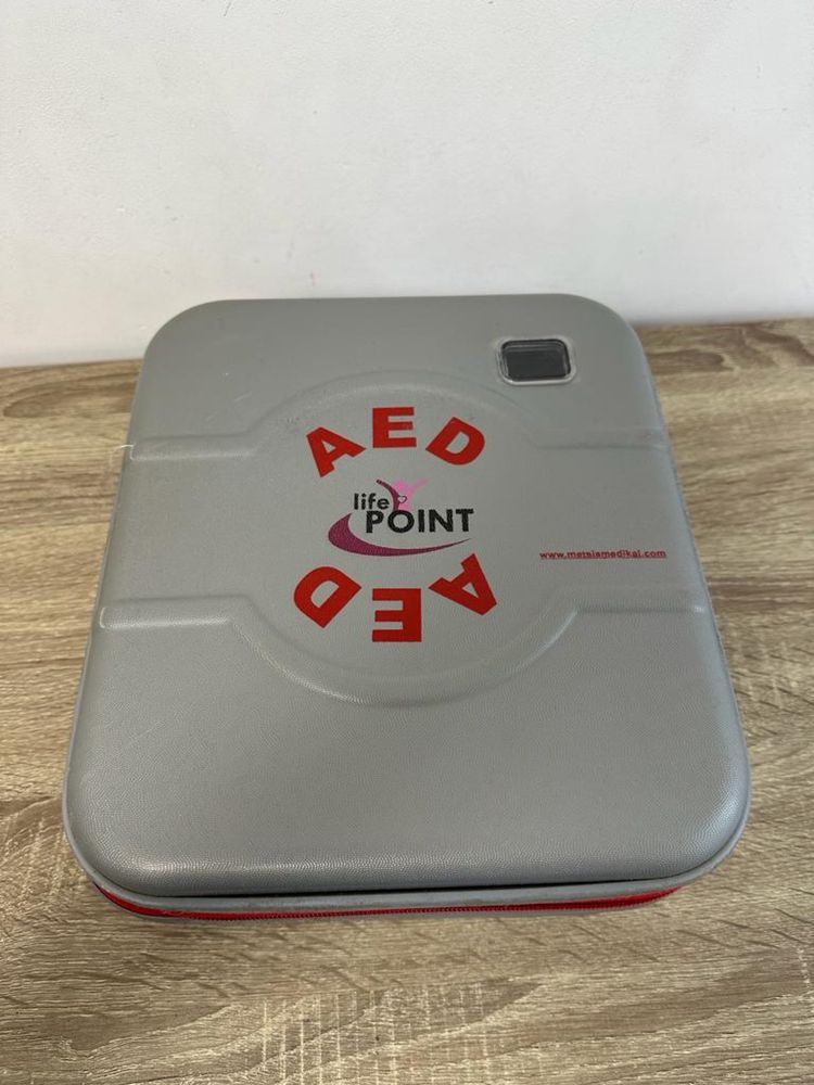 Defibrillator semiautomat LIFE-POINT PRO AED