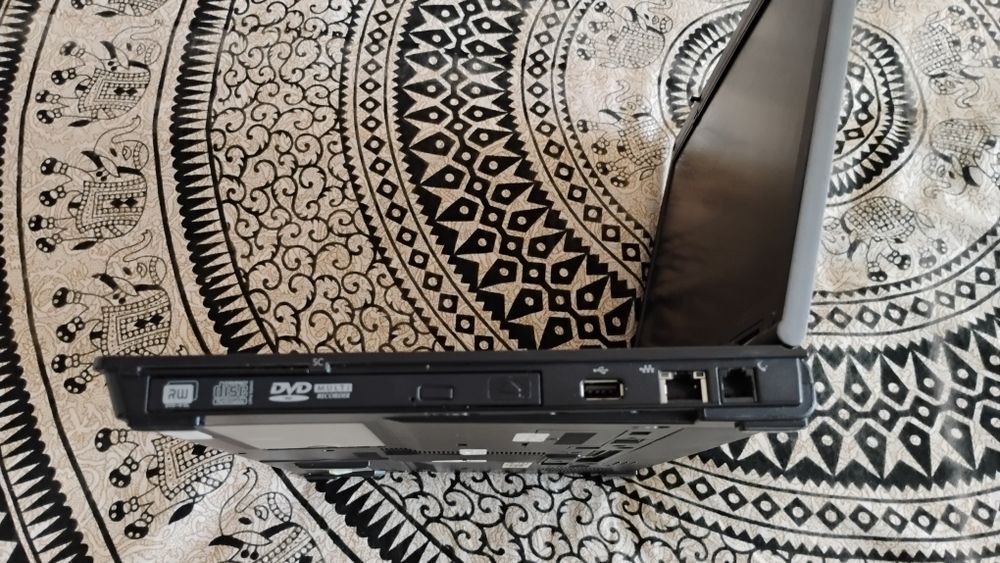 Лаптоп добро състояние