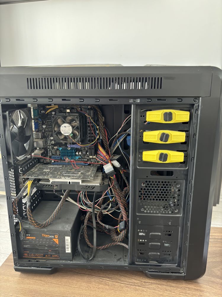 PC procesor AMD 3.3ghz 8core, nvidia 750Ti 2gb, 8GB ram, SSD480GB