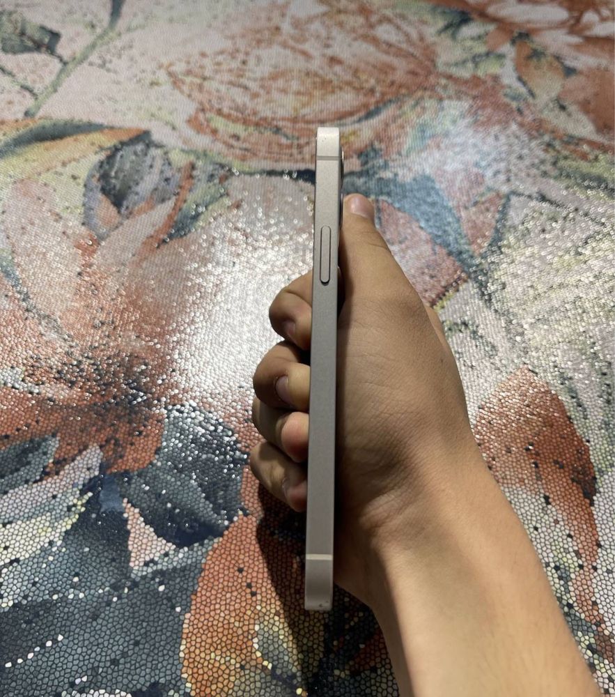 Iphone.  12 64 gb