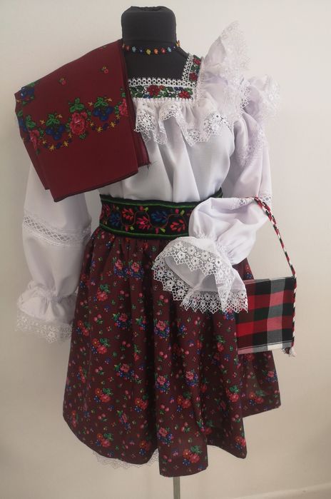 Costum tradițional de Maramureș pentru Doamne set complet