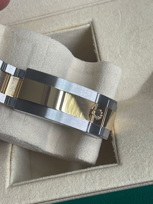 Часовник Rolex Submariner Date 41 Blue Dial 18K Yellow Gold