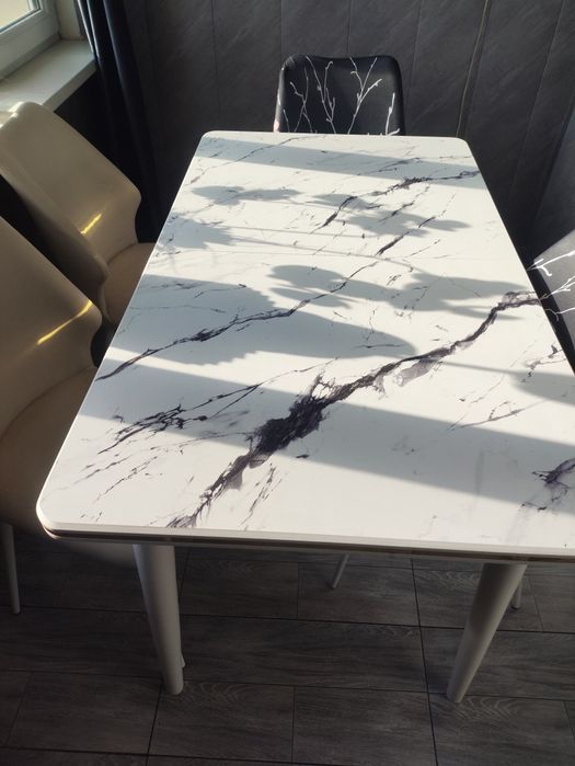 Продается обеденный стол с 6 стульями