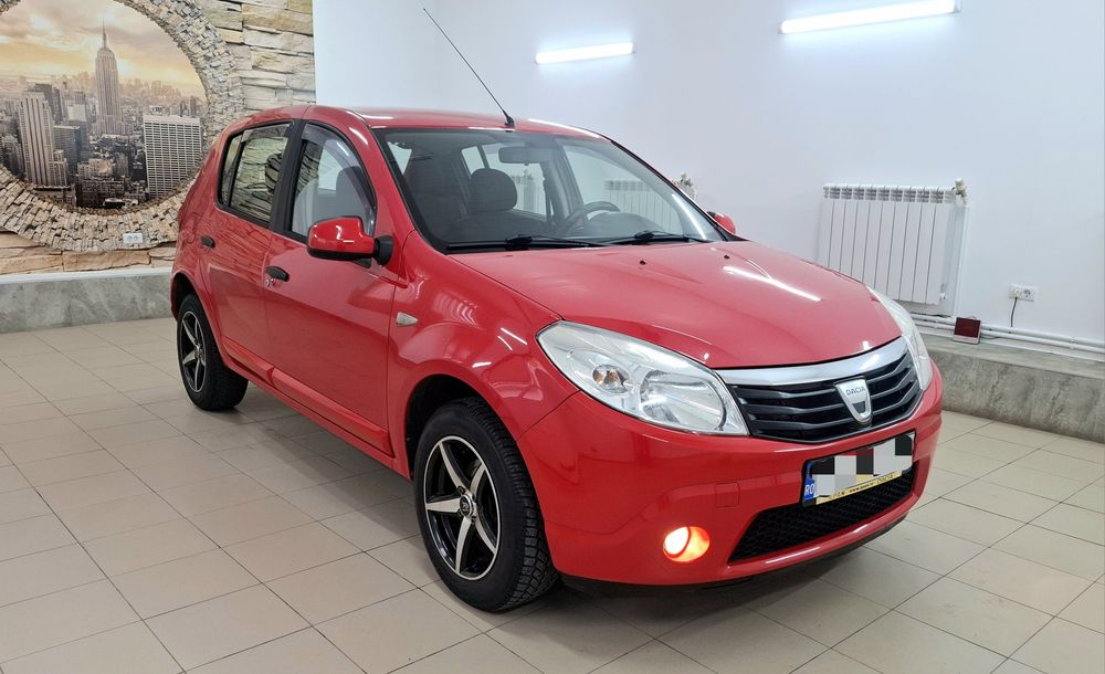 Dacia Sandero 1.4i cu 65.000 km, stare buna, aer conditionat