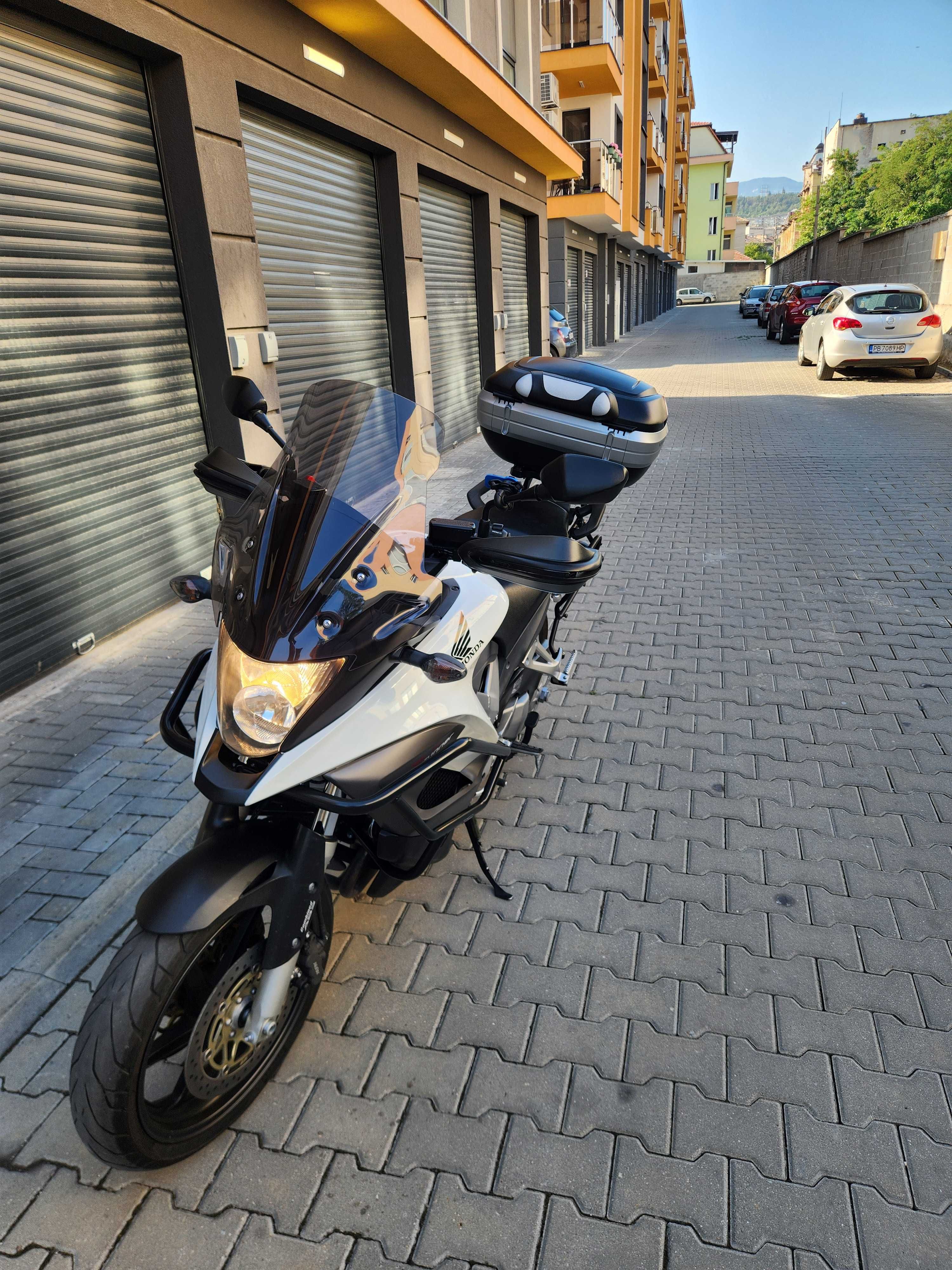 Продавам Honda Crossrunner  800куб. 2011г.