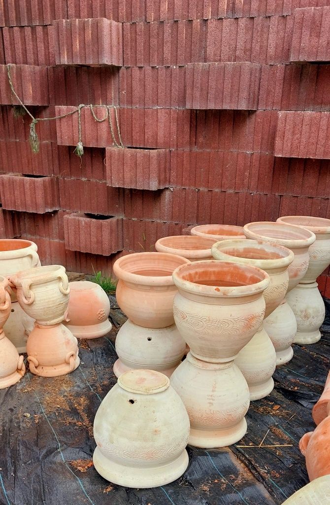 Ghivece și amfore din ceramica