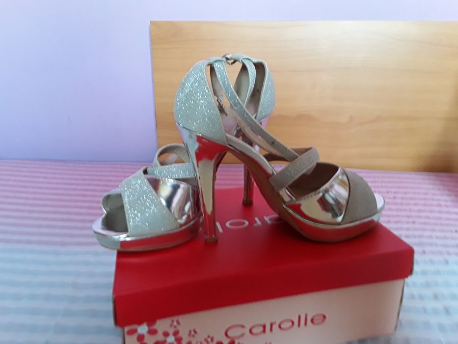 Vând Sandale Damă Elegante Mărimea 37  Italia