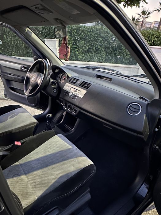 Suzuki Swift Black